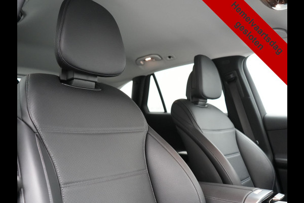 Mercedes-Benz GLC 300e 4MATIC Luxury Line 313pk Dealer O.H. | Trekhaak Af Fabriek | Adaptive Cruise | Camera | Lederen Sportstoelen Memory & Verwarmd | Sfeerverlichting | Blis | Stuur Verwarmd | Navigatie | DAB | Plug In Hybrid |