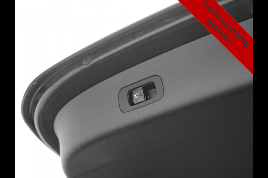 Mercedes-Benz GLC 300e 4MATIC Luxury Line 313pk Dealer O.H. | Trekhaak Af Fabriek | Adaptive Cruise | Camera | Lederen Sportstoelen Memory & Verwarmd | Sfeerverlichting | Blis | Stuur Verwarmd | Navigatie | DAB | Plug In Hybrid |