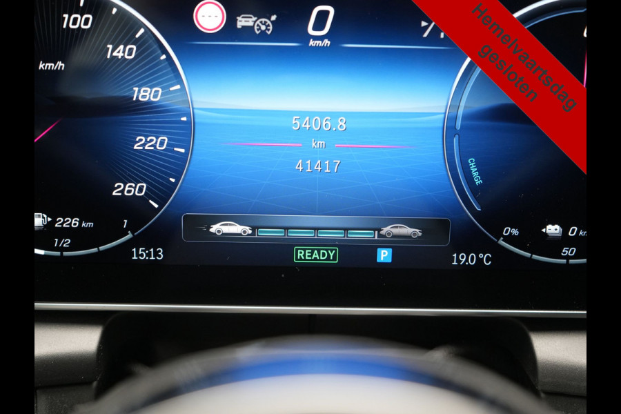 Mercedes-Benz GLC 300e 4MATIC Luxury Line 313pk Dealer O.H. | Trekhaak Af Fabriek | Adaptive Cruise | Camera | Lederen Sportstoelen Memory & Verwarmd | Sfeerverlichting | Blis | Stuur Verwarmd | Navigatie | DAB | Plug In Hybrid |