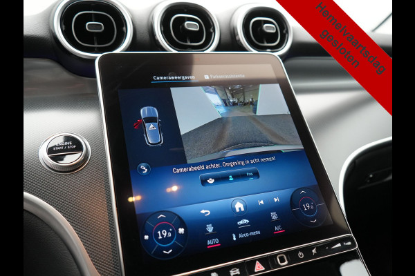 Mercedes-Benz GLC 300e 4MATIC Luxury Line 313pk Dealer O.H. | Trekhaak Af Fabriek | Adaptive Cruise | Camera | Lederen Sportstoelen Memory & Verwarmd | Sfeerverlichting | Blis | Stuur Verwarmd | Navigatie | DAB | Plug In Hybrid |