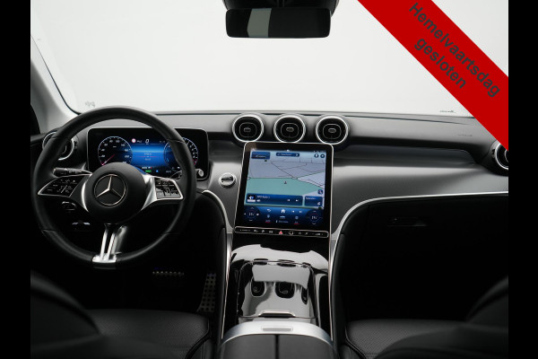 Mercedes-Benz GLC 300e 4MATIC Luxury Line 313pk Dealer O.H. | Trekhaak Af Fabriek | Adaptive Cruise | Camera | Lederen Sportstoelen Memory & Verwarmd | Sfeerverlichting | Blis | Stuur Verwarmd | Navigatie | DAB | Plug In Hybrid |