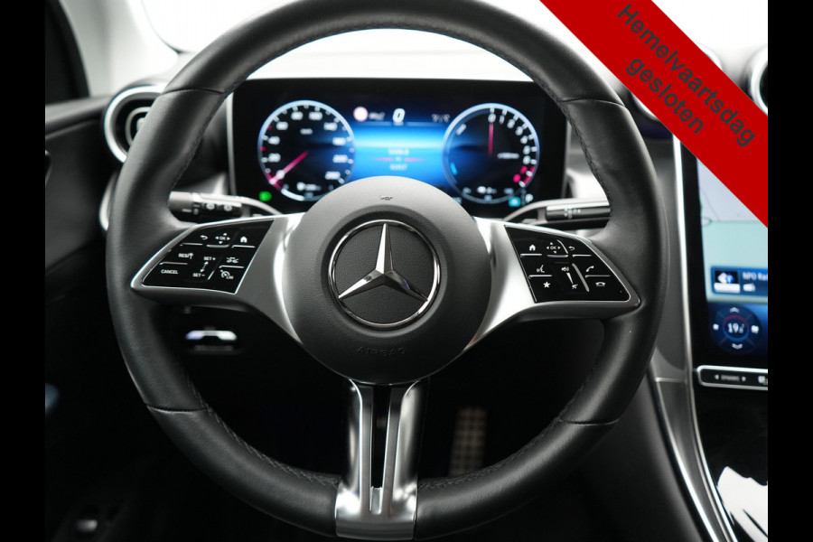 Mercedes-Benz GLC 300e 4MATIC Luxury Line 313pk Dealer O.H. | Trekhaak Af Fabriek | Adaptive Cruise | Camera | Lederen Sportstoelen Memory & Verwarmd | Sfeerverlichting | Blis | Stuur Verwarmd | Navigatie | DAB | Plug In Hybrid |