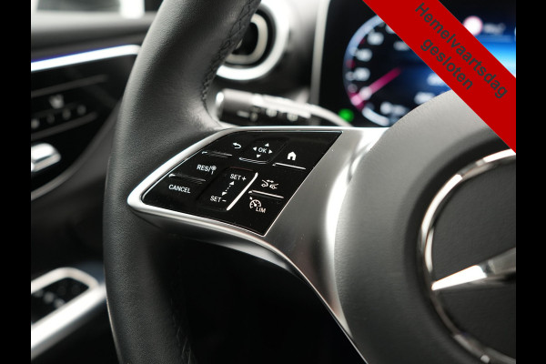 Mercedes-Benz GLC 300e 4MATIC Luxury Line 313pk Dealer O.H. | Trekhaak Af Fabriek | Adaptive Cruise | Camera | Lederen Sportstoelen Memory & Verwarmd | Sfeerverlichting | Blis | Stuur Verwarmd | Navigatie | DAB | Plug In Hybrid |
