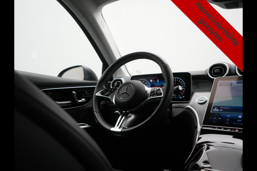 Mercedes-Benz GLC 300e 4MATIC Luxury Line 313pk Dealer O.H. | Trekhaak Af Fabriek | Adaptive Cruise | Camera | Lederen Sportstoelen Memory & Verwarmd | Sfeerverlichting | Blis | Stuur Verwarmd | Navigatie | DAB | Plug In Hybrid |