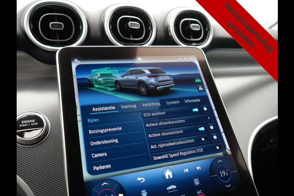 Mercedes-Benz GLC 300e 4MATIC Luxury Line 313pk Dealer O.H. | Trekhaak Af Fabriek | Adaptive Cruise | Camera | Lederen Sportstoelen Memory & Verwarmd | Sfeerverlichting | Blis | Stuur Verwarmd | Navigatie | DAB | Plug In Hybrid |