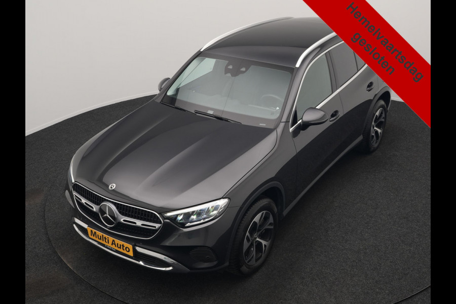 Mercedes-Benz GLC 300e 4MATIC Luxury Line 313pk Dealer O.H. | Trekhaak Af Fabriek | Adaptive Cruise | Camera | Lederen Sportstoelen Memory & Verwarmd | Sfeerverlichting | Blis | Stuur Verwarmd | Navigatie | DAB | Plug In Hybrid |
