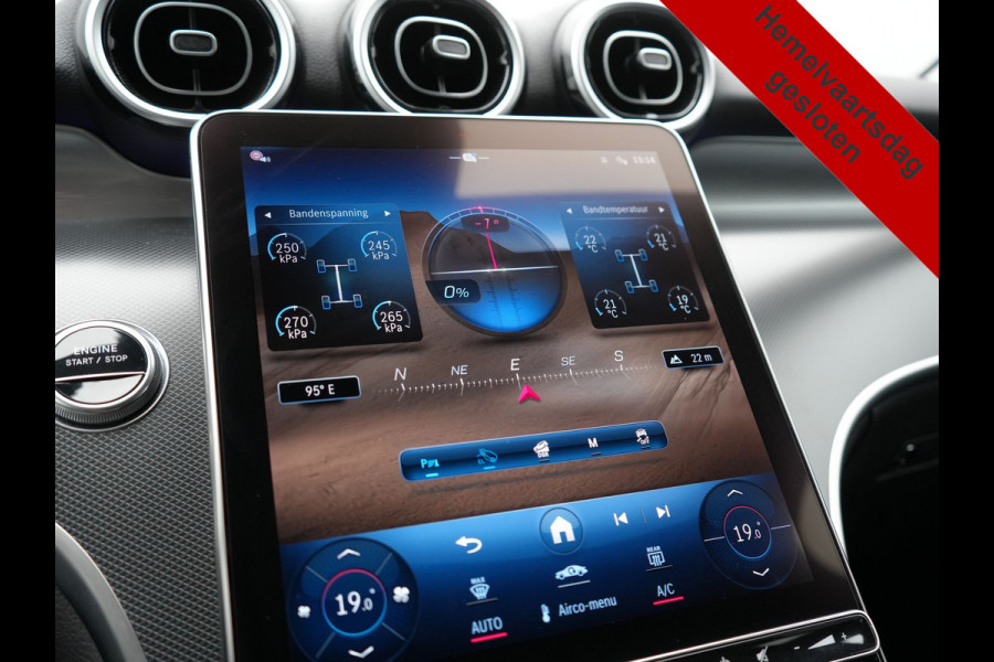 Mercedes-Benz GLC 300e 4MATIC Luxury Line 313pk Dealer O.H. | Trekhaak Af Fabriek | Adaptive Cruise | Camera | Lederen Sportstoelen Memory & Verwarmd | Sfeerverlichting | Blis | Stuur Verwarmd | Navigatie | DAB | Plug In Hybrid |