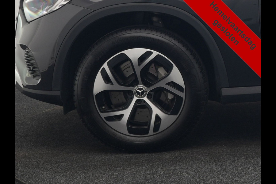 Mercedes-Benz GLC 300e 4MATIC Luxury Line 313pk Dealer O.H. | Trekhaak Af Fabriek | Adaptive Cruise | Camera | Lederen Sportstoelen Memory & Verwarmd | Sfeerverlichting | Blis | Stuur Verwarmd | Navigatie | DAB | Plug In Hybrid |
