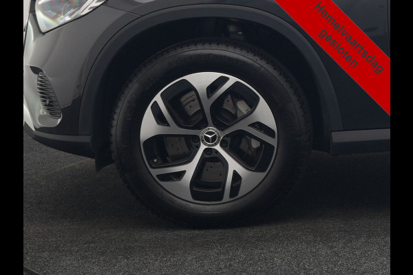 Mercedes-Benz GLC 300e 4MATIC Luxury Line 313pk Dealer O.H. | Trekhaak Af Fabriek | Adaptive Cruise | Camera | Lederen Sportstoelen Memory & Verwarmd | Sfeerverlichting | Blis | Stuur Verwarmd | Navigatie | DAB | Plug In Hybrid |