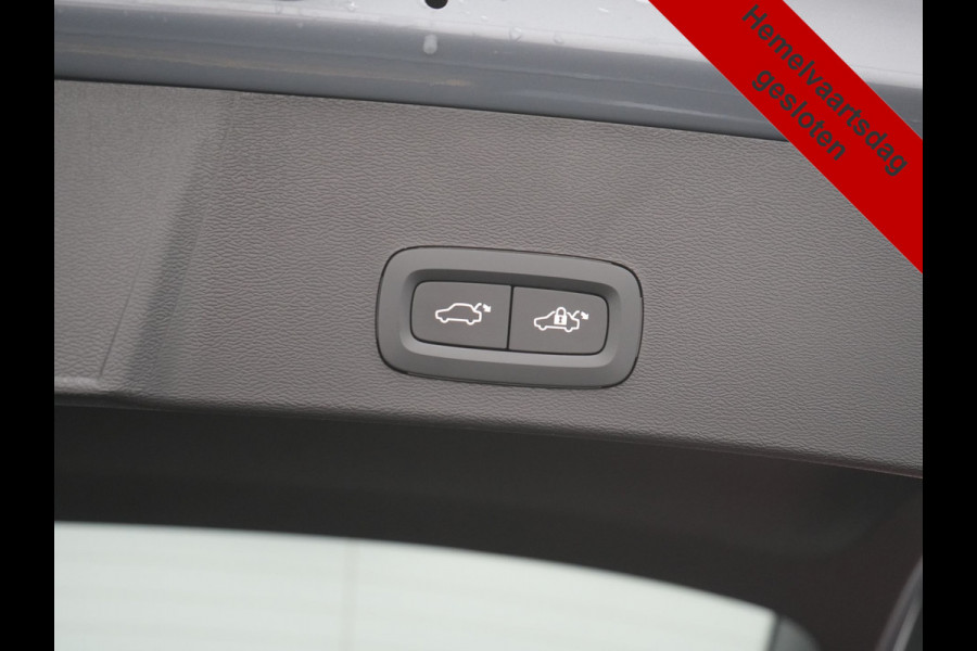 Volvo XC40 T5 Ultimate Dark PHEV 262pk Dealer O.H. | Trekhaak Af Fabriek | Panodak | 360 Camera | Harman & Kardon | Lederen Sportstoelen Memory & Verwarmd | Cruise Control | Apple Carplay | Navigatie | Stuur Verwarmd | Keyless | DAB |