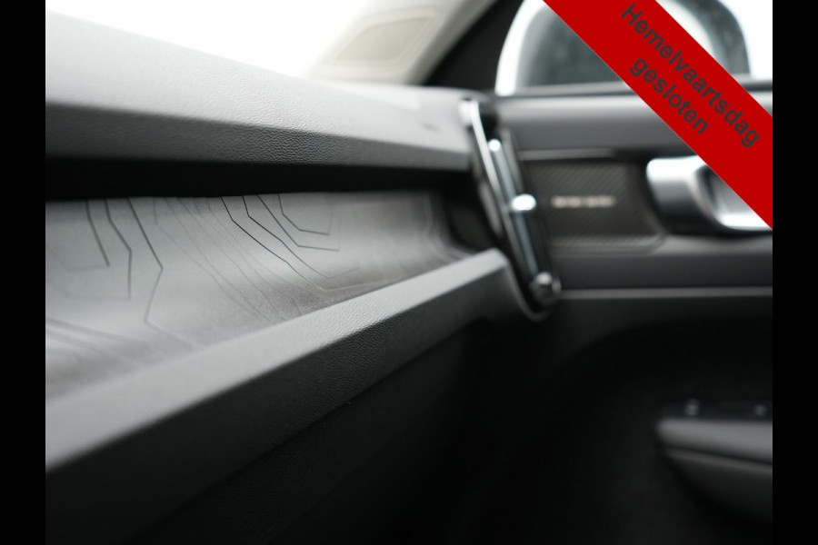 Volvo XC40 T5 Ultimate Dark PHEV 262pk Dealer O.H. | Trekhaak Af Fabriek | Panodak | 360 Camera | Harman & Kardon | Lederen Sportstoelen Memory & Verwarmd | Cruise Control | Apple Carplay | Navigatie | Stuur Verwarmd | Keyless | DAB |