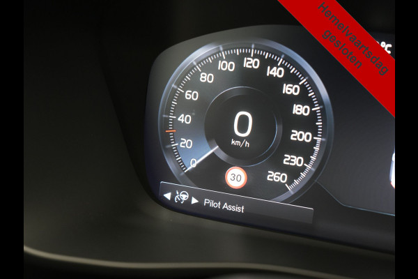 Volvo XC40 T5 Plus Bright PHEV 262pk Dealer O.H | Trekhaak Af Fabriek | Camera | Adaptive Cruise | Harman & Kardon | Lederen Sportstoelen Memory & Verwarmd | Keyless | Blis | Stuur Verwarmd | Navigatie | Virtual | 18"L.M | DAB |