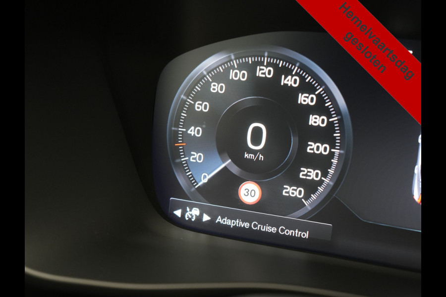 Volvo XC40 T5 Plus Bright PHEV 262pk Dealer O.H | Trekhaak Af Fabriek | Camera | Adaptive Cruise | Harman & Kardon | Lederen Sportstoelen Memory & Verwarmd | Keyless | Blis | Stuur Verwarmd | Navigatie | Virtual | 18"L.M | DAB |