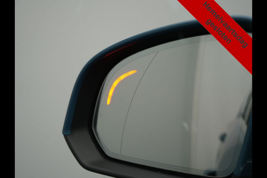 Volvo XC40 T5 Plus Bright PHEV 262pk Dealer O.H | Trekhaak Af Fabriek | Camera | Adaptive Cruise | Harman & Kardon | Lederen Sportstoelen Memory & Verwarmd | Keyless | Blis | Stuur Verwarmd | Navigatie | Virtual | 18"L.M | DAB |