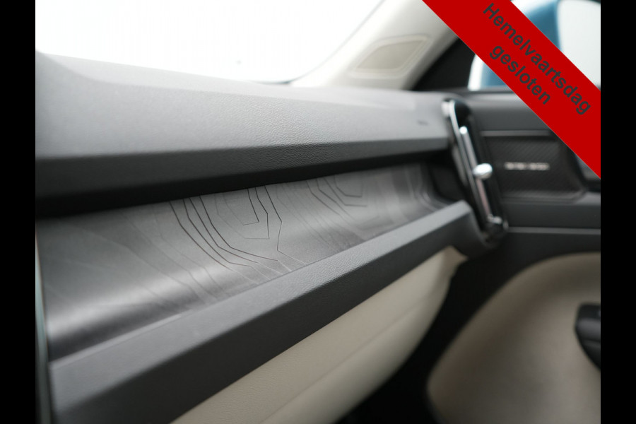Volvo XC40 T5 Plus Bright PHEV 262pk Dealer O.H | Trekhaak Af Fabriek | Camera | Adaptive Cruise | Harman & Kardon | Lederen Sportstoelen Memory & Verwarmd | Keyless | Blis | Stuur Verwarmd | Navigatie | Virtual | 18"L.M | DAB |
