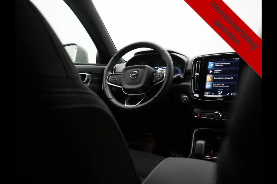 Volvo XC40 T5 Plus Bright Plug In Hybrid 262pk Dealer O.H | Trekhaak Af Fabriek | Camera | Harman / Kardon | Adaptive Cruise |  Alcantara Sportstoelen Memory & Verwarmd | Blis | Apple Carplay | Keyless | Pilot Assist | Stuur Verwarmd | Navigatie | Virtual | DAB+ | 19"L.M | PHEV |