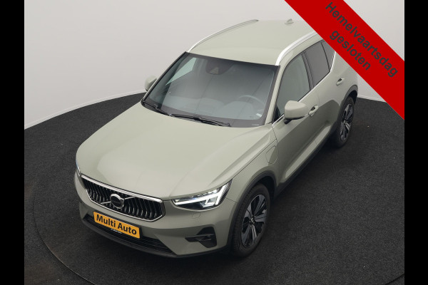 Volvo XC40 T5 Plus Bright Plug In Hybrid 262pk Dealer O.H | Trekhaak Af Fabriek | Camera | Harman / Kardon | Adaptive Cruise |  Alcantara Sportstoelen Memory & Verwarmd | Blis | Apple Carplay | Keyless | Pilot Assist | Stuur Verwarmd | Navigatie | Virtual | DAB+ | 19"L.M | PHEV |