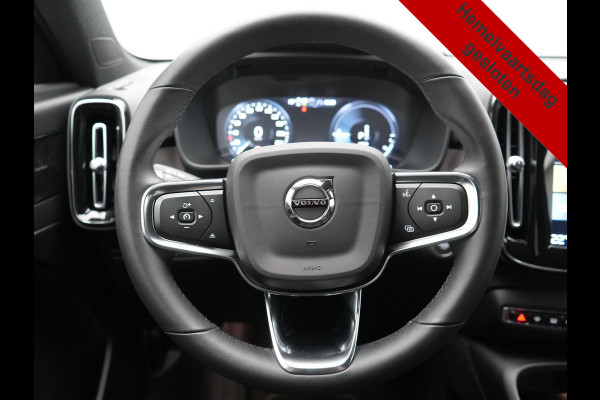 Volvo XC40 T5 Plus Bright Plug In Hybrid 262pk Dealer O.H | Trekhaak Af Fabriek | Camera | Harman / Kardon | Adaptive Cruise |  Alcantara Sportstoelen Memory & Verwarmd | Blis | Apple Carplay | Keyless | Pilot Assist | Stuur Verwarmd | Navigatie | Virtual | DAB+ | 19"L.M | PHEV |