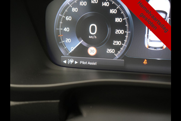 Volvo XC40 T5 Plus Bright Plug In Hybrid 262pk Dealer O.H | Trekhaak Af Fabriek | Camera | Harman / Kardon | Adaptive Cruise |  Alcantara Sportstoelen Memory & Verwarmd | Blis | Apple Carplay | Keyless | Pilot Assist | Stuur Verwarmd | Navigatie | Virtual | DAB+ | 19"L.M | PHEV |