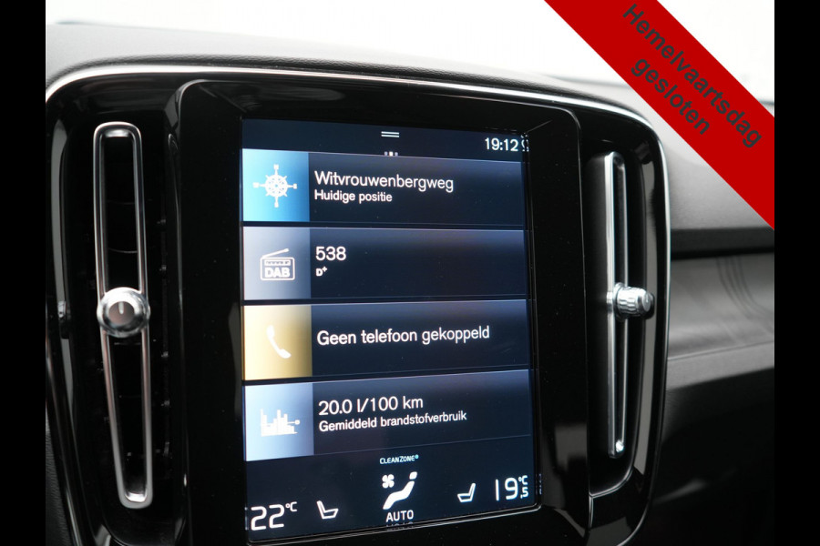 Volvo XC40 T5 Plus Bright Plug In Hybrid 262pk Dealer O.H | Trekhaak Af Fabriek | Camera | Harman / Kardon | Adaptive Cruise |  Alcantara Sportstoelen Memory & Verwarmd | Blis | Apple Carplay | Keyless | Pilot Assist | Stuur Verwarmd | Navigatie | Virtual | DAB+ | 19"L.M | PHEV |