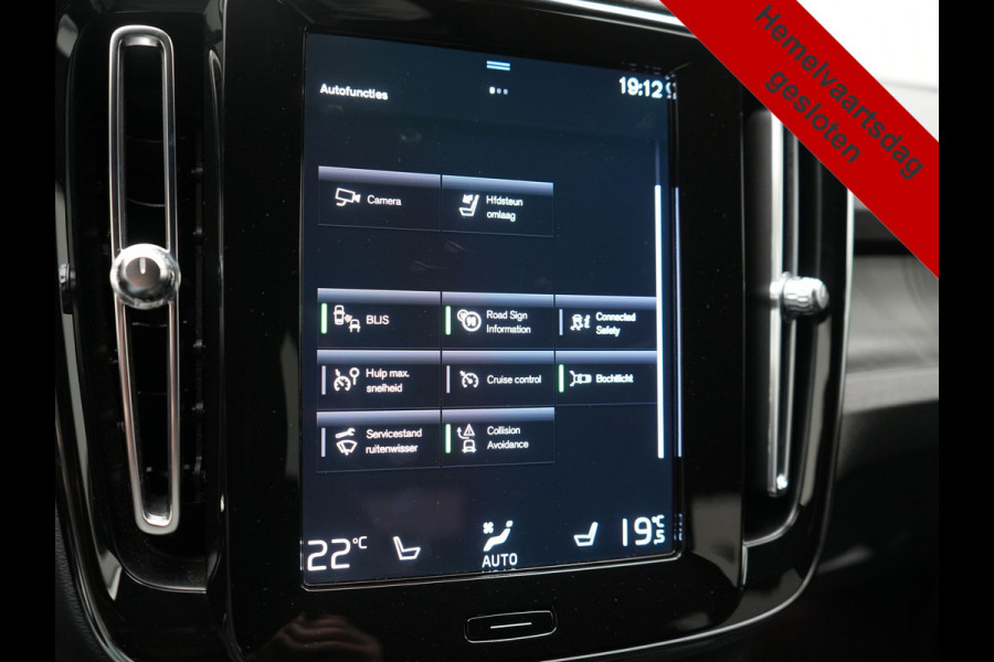 Volvo XC40 T5 Plus Bright Plug In Hybrid 262pk Dealer O.H | Trekhaak Af Fabriek | Camera | Harman / Kardon | Adaptive Cruise |  Alcantara Sportstoelen Memory & Verwarmd | Blis | Apple Carplay | Keyless | Pilot Assist | Stuur Verwarmd | Navigatie | Virtual | DAB+ | 19"L.M | PHEV |