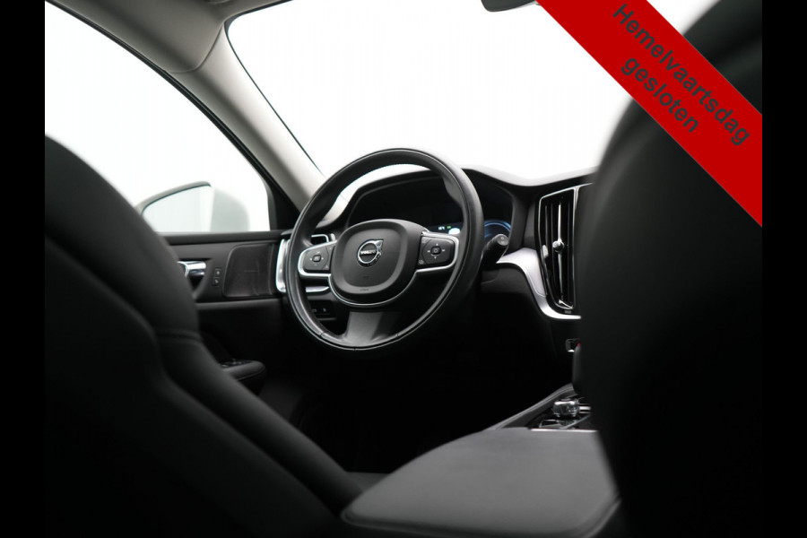 Volvo V60 T6 Recharge AWD Inscription PHEV Long Range 350pk Dealer O.H | Trekhaak Af Fabriek | Panodak | 360 Camera | Harman / Kardon | Lederen Sportstoelen & Stuur Verwarmd | Keyless | Apple Carplay | Virtual | Navigatie | DAB+ | 19"L.M | Plug In Hybrid |