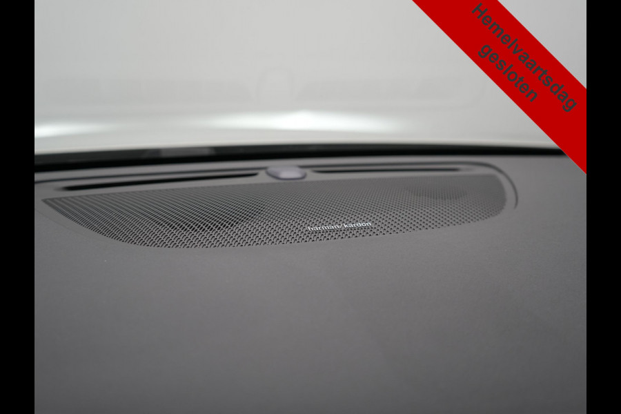 Volvo V60 T6 Recharge AWD Inscription PHEV Long Range 350pk Dealer O.H | Trekhaak Af Fabriek | Panodak | 360 Camera | Harman / Kardon | Lederen Sportstoelen & Stuur Verwarmd | Keyless | Apple Carplay | Virtual | Navigatie | DAB+ | 19"L.M | Plug In Hybrid |