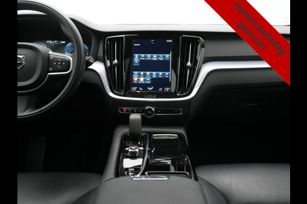 Volvo V60 T6 Recharge AWD Inscription PHEV Long Range 350pk Dealer O.H | Trekhaak Af Fabriek | Panodak | 360 Camera | Harman / Kardon | Lederen Sportstoelen & Stuur Verwarmd | Keyless | Apple Carplay | Virtual | Navigatie | DAB+ | 19"L.M | Plug In Hybrid |