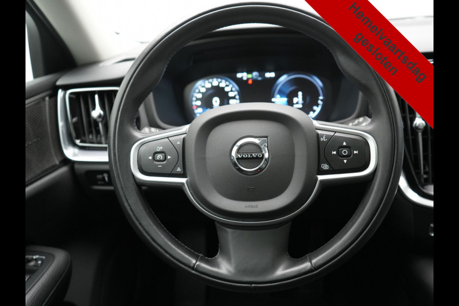 Volvo V60 T6 Recharge AWD Inscription PHEV Long Range 350pk Dealer O.H | Trekhaak Af Fabriek | Panodak | 360 Camera | Harman / Kardon | Lederen Sportstoelen & Stuur Verwarmd | Keyless | Apple Carplay | Virtual | Navigatie | DAB+ | 19"L.M | Plug In Hybrid |