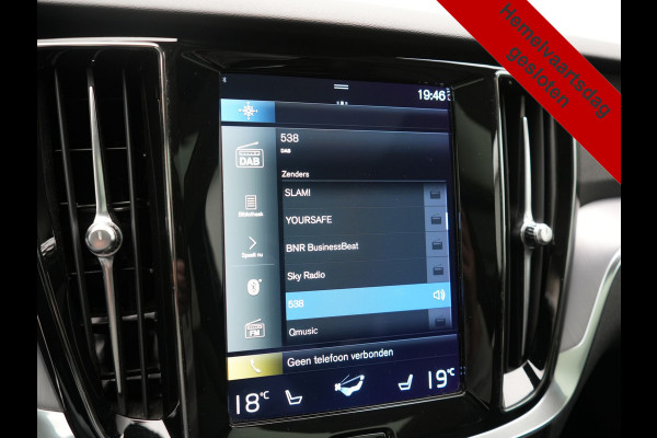 Volvo V60 T6 Recharge AWD Inscription PHEV Long Range 350pk Dealer O.H | Trekhaak Af Fabriek | Panodak | 360 Camera | Harman / Kardon | Lederen Sportstoelen & Stuur Verwarmd | Keyless | Apple Carplay | Virtual | Navigatie | DAB+ | 19"L.M | Plug In Hybrid |