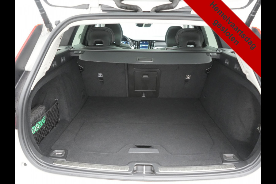 Volvo V60 T6 Recharge AWD Inscription PHEV Long Range 350pk Dealer O.H | Trekhaak Af Fabriek | Panodak | 360 Camera | Harman / Kardon | Lederen Sportstoelen & Stuur Verwarmd | Keyless | Apple Carplay | Virtual | Navigatie | DAB+ | 19"L.M | Plug In Hybrid |