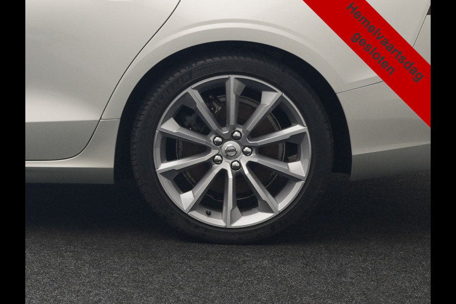 Volvo V60 T6 Recharge AWD Inscription PHEV Long Range 350pk Dealer O.H | Trekhaak Af Fabriek | Panodak | 360 Camera | Harman / Kardon | Lederen Sportstoelen & Stuur Verwarmd | Keyless | Apple Carplay | Virtual | Navigatie | DAB+ | 19"L.M | Plug In Hybrid |