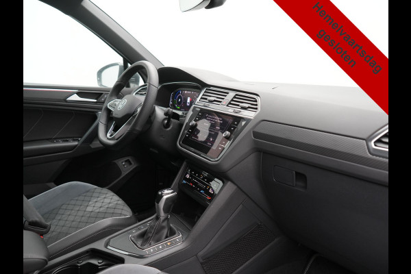 Volkswagen Tiguan 1.4 TSI eHybrid R-Line PHEV 245pk Dealer O.H | Trekhaak Af Fabriek | Adaptive Cruise | IQ Light | Adaptive Onderstel | Camera | Alcantara Sportstoelen & Stuur Verwarmd | Blis | Keyless | Sfeerverlichting | Virtual | Navigatie | DAB | 20"L.M | Plug In Hybrid |
