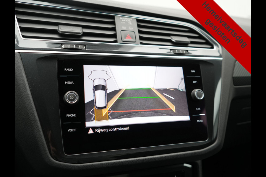 Volkswagen Tiguan 1.4 TSI eHybrid R-Line PHEV 245pk Dealer O.H | Trekhaak Af Fabriek | Adaptive Cruise | IQ Light | Adaptive Onderstel | Camera | Alcantara Sportstoelen & Stuur Verwarmd | Blis | Keyless | Sfeerverlichting | Virtual | Navigatie | DAB | 20"L.M | Plug In Hybrid |