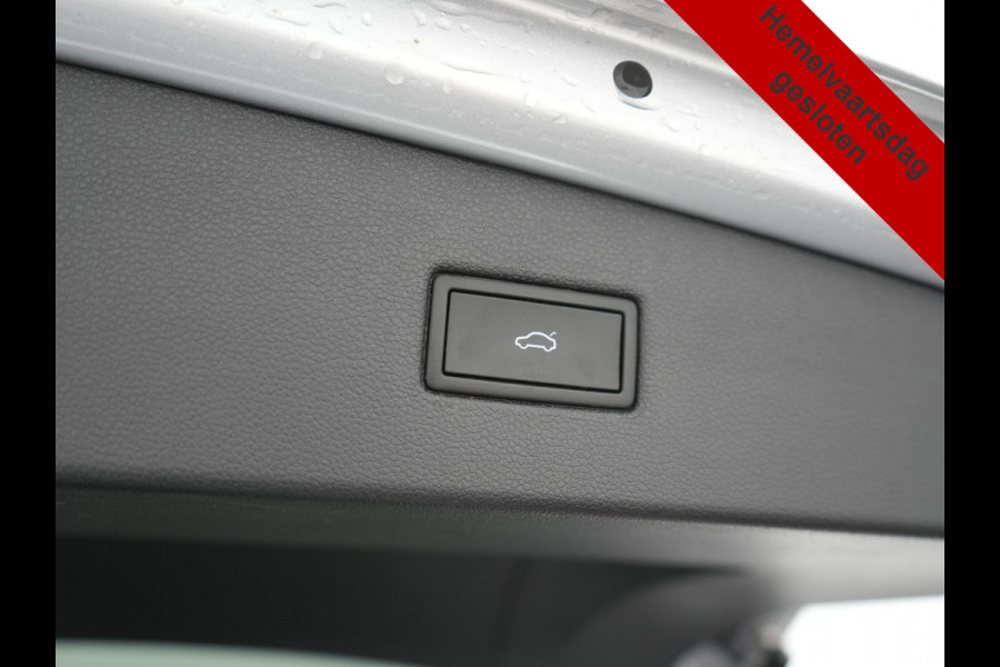 Volkswagen Tiguan 1.4 TSI eHybrid R-Line PHEV 245pk Dealer O.H | Trekhaak Af Fabriek | Adaptive Cruise | IQ Light | Adaptive Onderstel | Camera | Alcantara Sportstoelen & Stuur Verwarmd | Blis | Keyless | Sfeerverlichting | Virtual | Navigatie | DAB | 20"L.M | Plug In Hybrid |