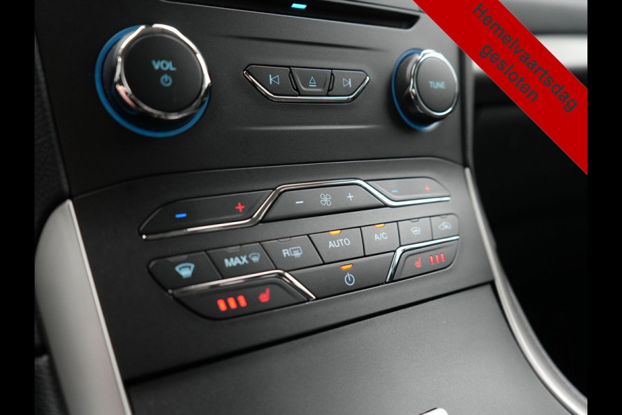 Ford Galaxy 2.0 Titanium Automaat 7 Persoons 241pk | Camera | Apple Carplay | Voorstoelen Verwarmd | Cruise Control | LED Koplampen | Navigatie |