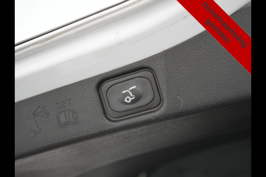 Ford Galaxy 2.0 Titanium Automaat 7 Persoons 241pk | Camera | Apple Carplay | Voorstoelen Verwarmd | Cruise Control | LED Koplampen | Navigatie |