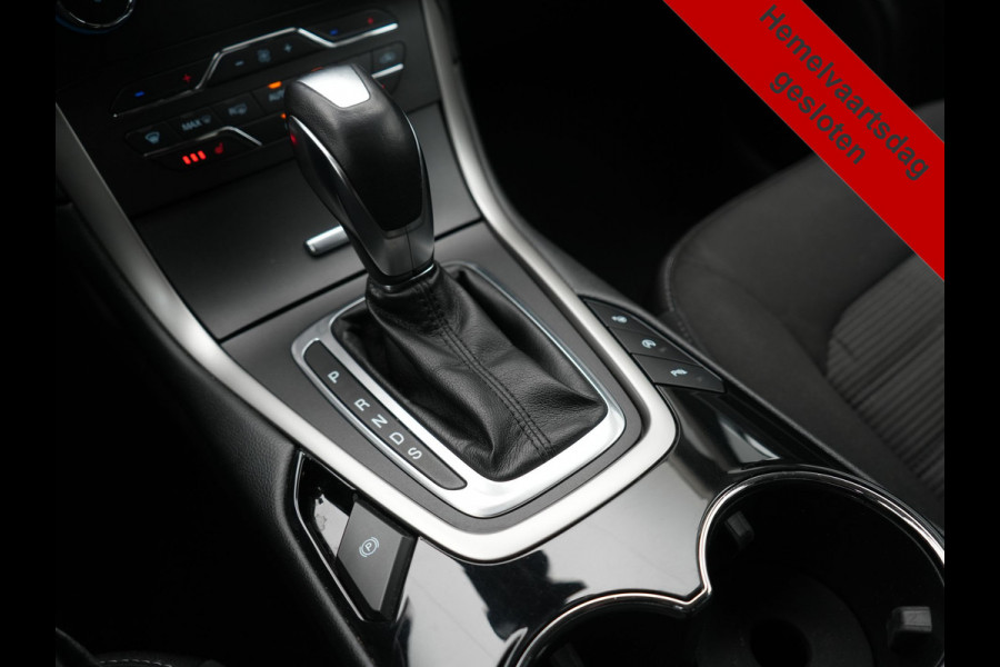 Ford Galaxy 2.0 Titanium Automaat 7 Persoons 241pk | Camera | Apple Carplay | Voorstoelen Verwarmd | Cruise Control | LED Koplampen | Navigatie |