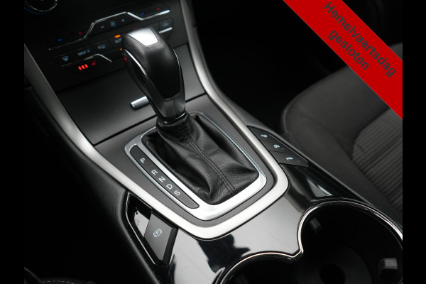 Ford Galaxy 2.0 Titanium Automaat 7 Persoons 241pk | Camera | Apple Carplay | Voorstoelen Verwarmd | Cruise Control | LED Koplampen | Navigatie |