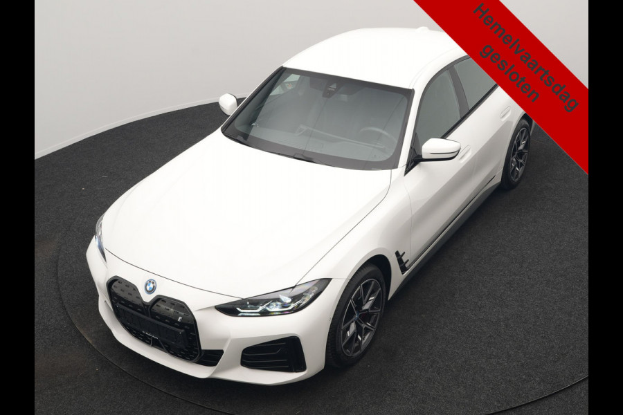 BMW i4 eDrive35 M Sport 70 kWh 286pk Dealer O.H | Trekhaak Af Fabriek | Adaptive Cruise | 360 Camera | Alcantara Sportstoelen Verwarmd | Widescreen Navi | Apple Carplay | Virtual | DAB | 18" L.M |