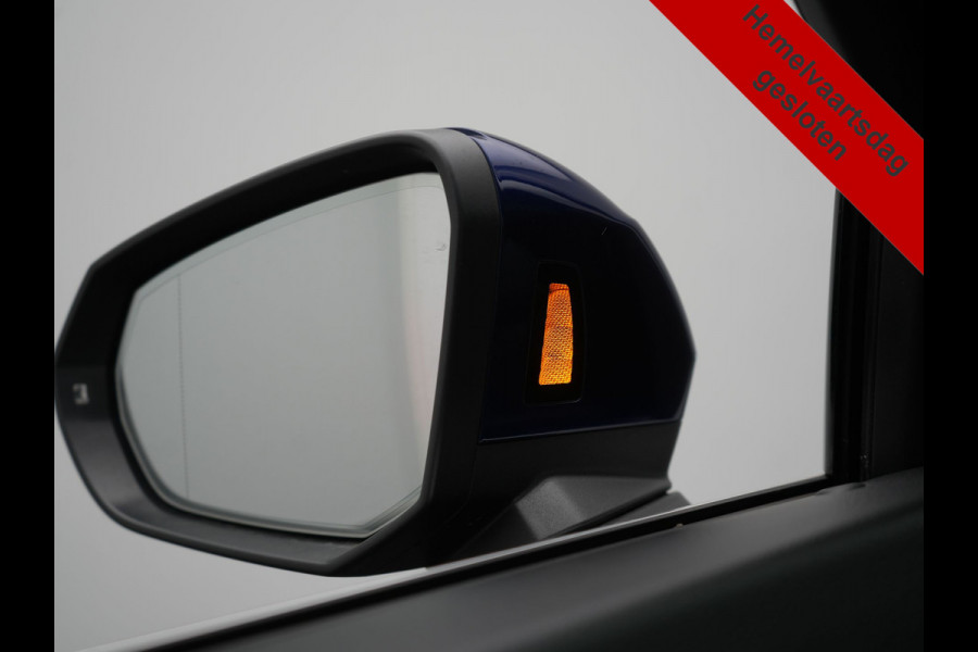 Audi Q3 45 TFSI e S-Line PHEV 245pk Dealer O.H Adaptive Cruise | Camera | Blis | S-line Interieur | Lederen Sportstoelen Verwarmd | Sportstuur | Navigatie | Virtual | DAB | 17"L.M |