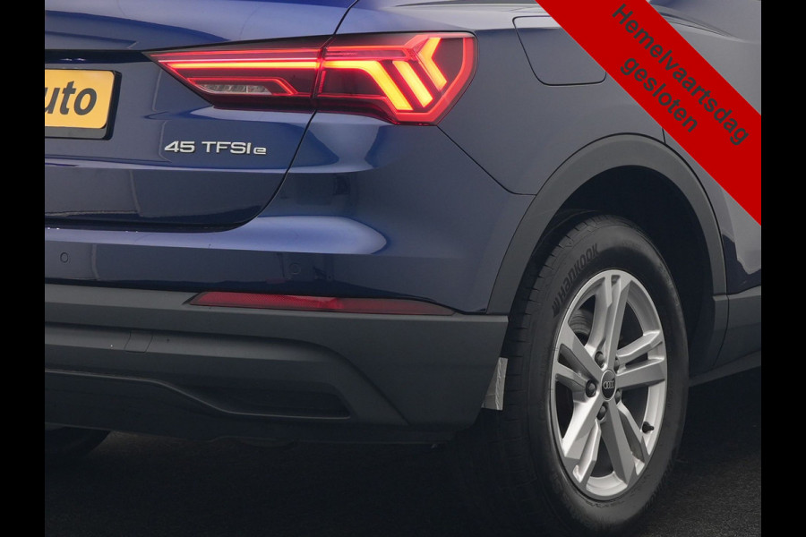 Audi Q3 45 TFSI e S-Line PHEV 245pk Dealer O.H Adaptive Cruise | Camera | Blis | S-line Interieur | Lederen Sportstoelen Verwarmd | Sportstuur | Navigatie | Virtual | DAB | 17"L.M |