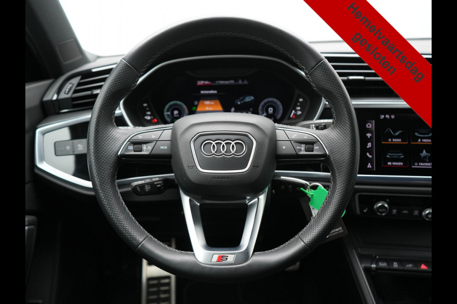 Audi Q3 45 TFSI e S-Line PHEV 245pk Dealer O.H Adaptive Cruise | Camera | Blis | S-line Interieur | Lederen Sportstoelen Verwarmd | Sportstuur | Navigatie | Virtual | DAB | 17"L.M |