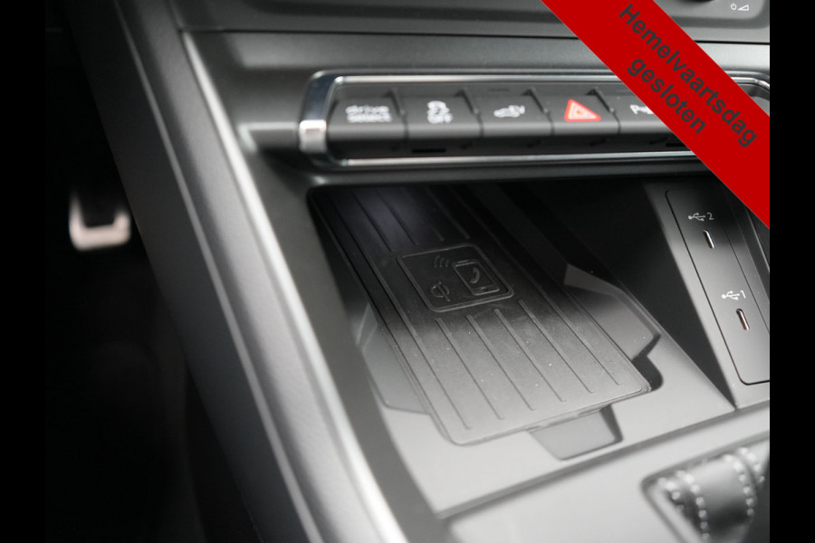 Audi Q3 45 TFSI e S-Line PHEV 245pk Dealer O.H Adaptive Cruise | Camera | Blis | S-line Interieur | Lederen Sportstoelen Verwarmd | Sportstuur | Navigatie | Virtual | DAB | 17"L.M |