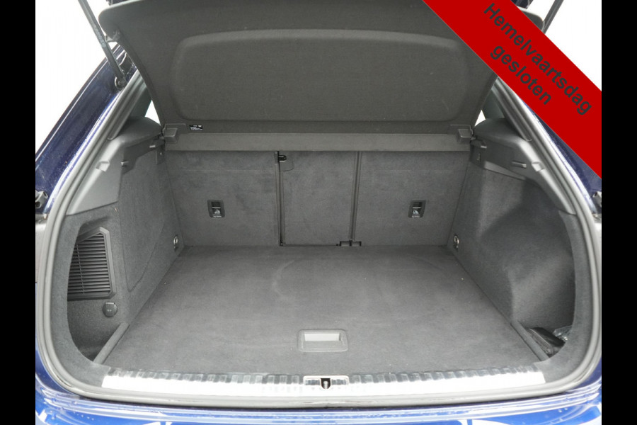 Audi Q3 45 TFSI e S-Line PHEV 245pk Dealer O.H Adaptive Cruise | Camera | Blis | S-line Interieur | Lederen Sportstoelen Verwarmd | Sportstuur | Navigatie | Virtual | DAB | 17"L.M |