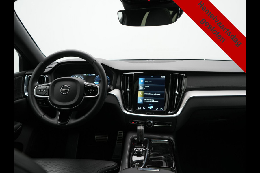 Volvo V60 T6 Recharge AWD R-Design PHEV 340pk Dealer O.H | Trekhaak Af Fabriek | Panodak | Harman / Kardon | Lederen Sportstoelen Memory & Ventilatie | Camera | Keyless | Stuur & Stoelen Verwarmd | Apple Carplay | Virtual | Navigatie | Cruise Control | DAB+ | 18" L.M | Plug In Hybrid |