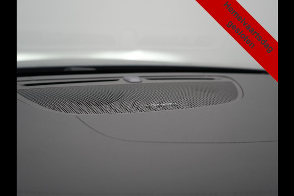Volvo V60 T6 Recharge AWD R-Design PHEV 340pk Dealer O.H | Trekhaak Af Fabriek | Panodak | Harman / Kardon | Lederen Sportstoelen Memory & Ventilatie | Camera | Keyless | Stuur & Stoelen Verwarmd | Apple Carplay | Virtual | Navigatie | Cruise Control | DAB+ | 18" L.M | Plug In Hybrid |