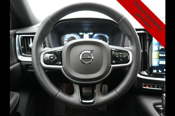Volvo V60 T6 Recharge AWD R-Design PHEV 340pk Dealer O.H | Trekhaak Af Fabriek | Panodak | Harman / Kardon | Lederen Sportstoelen Memory & Ventilatie | Camera | Keyless | Stuur & Stoelen Verwarmd | Apple Carplay | Virtual | Navigatie | Cruise Control | DAB+ | 18" L.M | Plug In Hybrid |