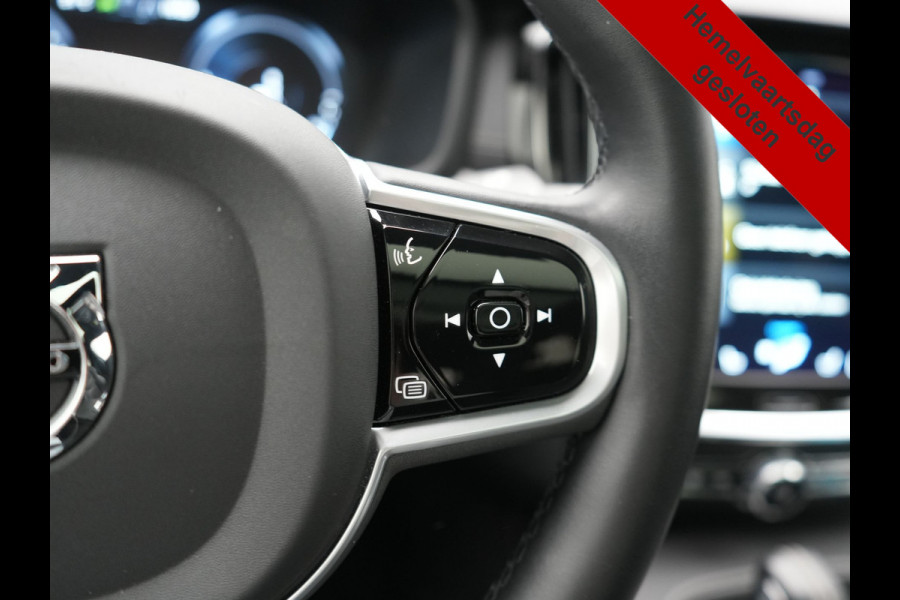 Volvo V60 T6 Recharge AWD R-Design PHEV 340pk Dealer O.H | Trekhaak Af Fabriek | Panodak | Harman / Kardon | Lederen Sportstoelen Memory & Ventilatie | Camera | Keyless | Stuur & Stoelen Verwarmd | Apple Carplay | Virtual | Navigatie | Cruise Control | DAB+ | 18" L.M | Plug In Hybrid |