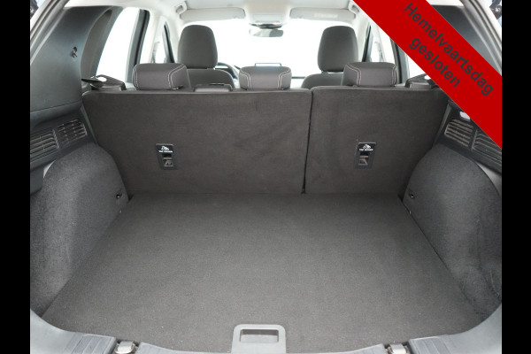 Ford Kuga 1.5 Ecoboost 150pk Dealer O.H | 1800kg Trekgewicht | LED Koplampen | Navigatie | Stoelen & Stuur Verwarmd | Apple Carplay | DAB |